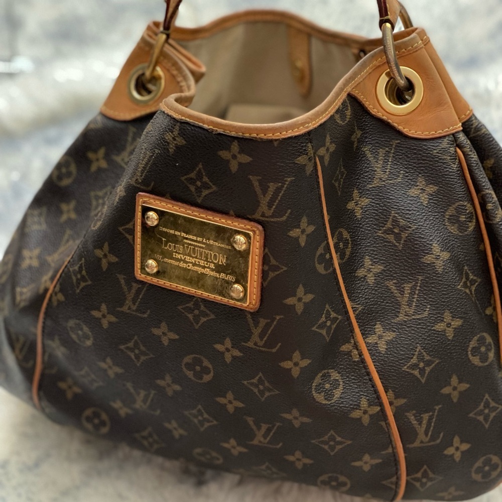 Authentic Louis Vuitton Galliera PM Used authentic - Picture 2 of 15